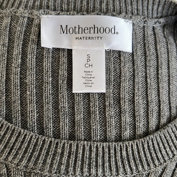 Motherhood Maternity 👶🏻 Gray and White Women's Layered Top - Picture 2 of 6